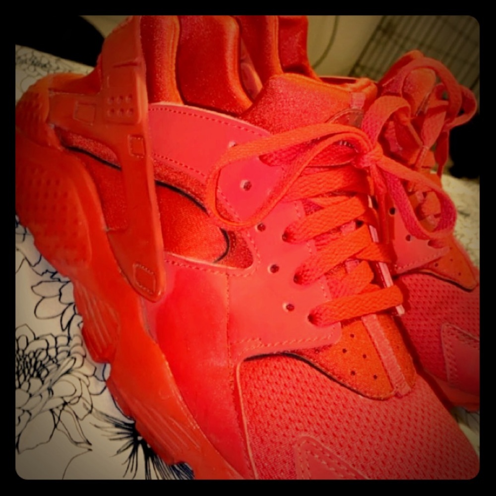 Red nike huaraches